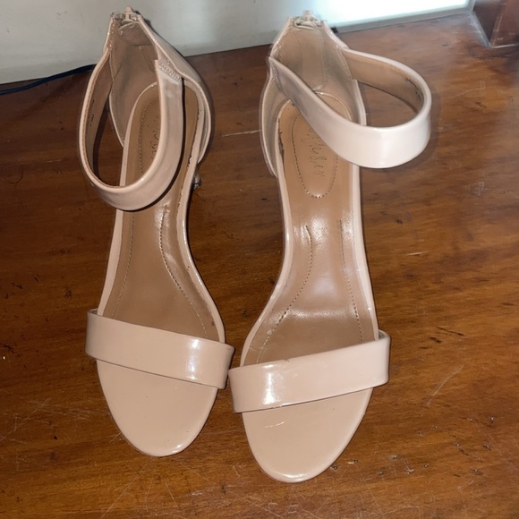 Nude Heels size 7.5 - Picture 2 of 4